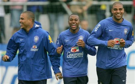 adriano robinho ronaldo